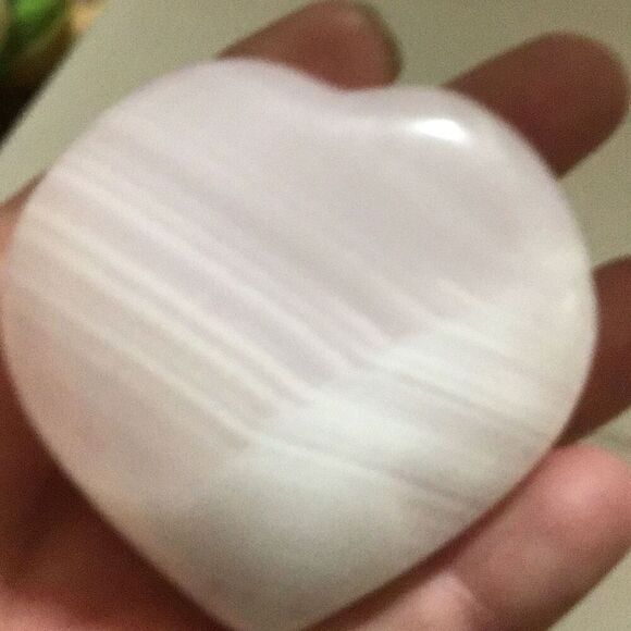 Translucent carved heart healing stone - Picture 3 of 5